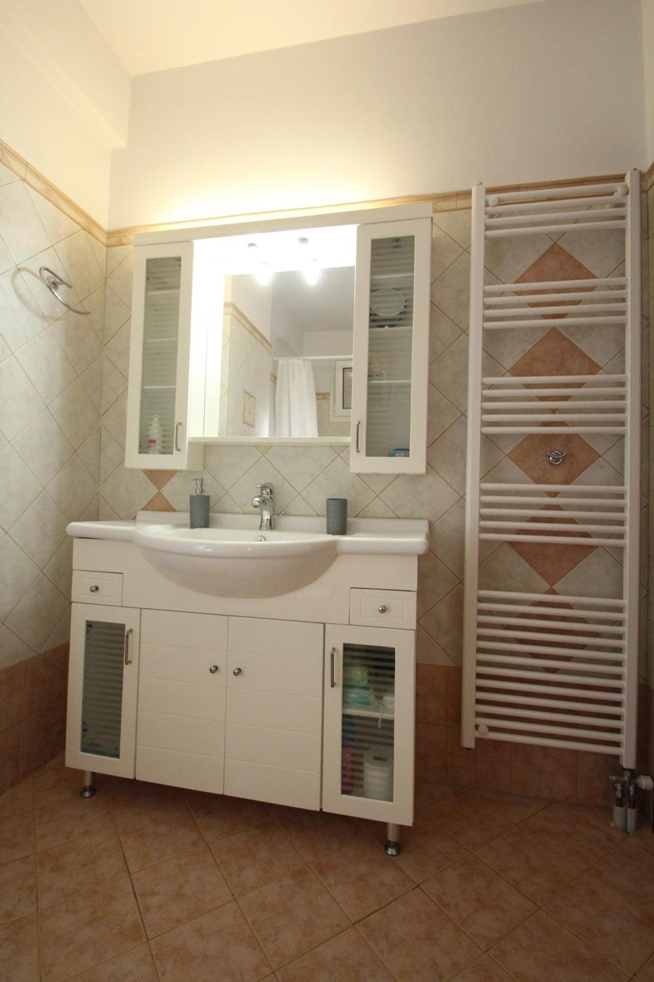 Spacious Country Apartment Враврона Екстериор снимка