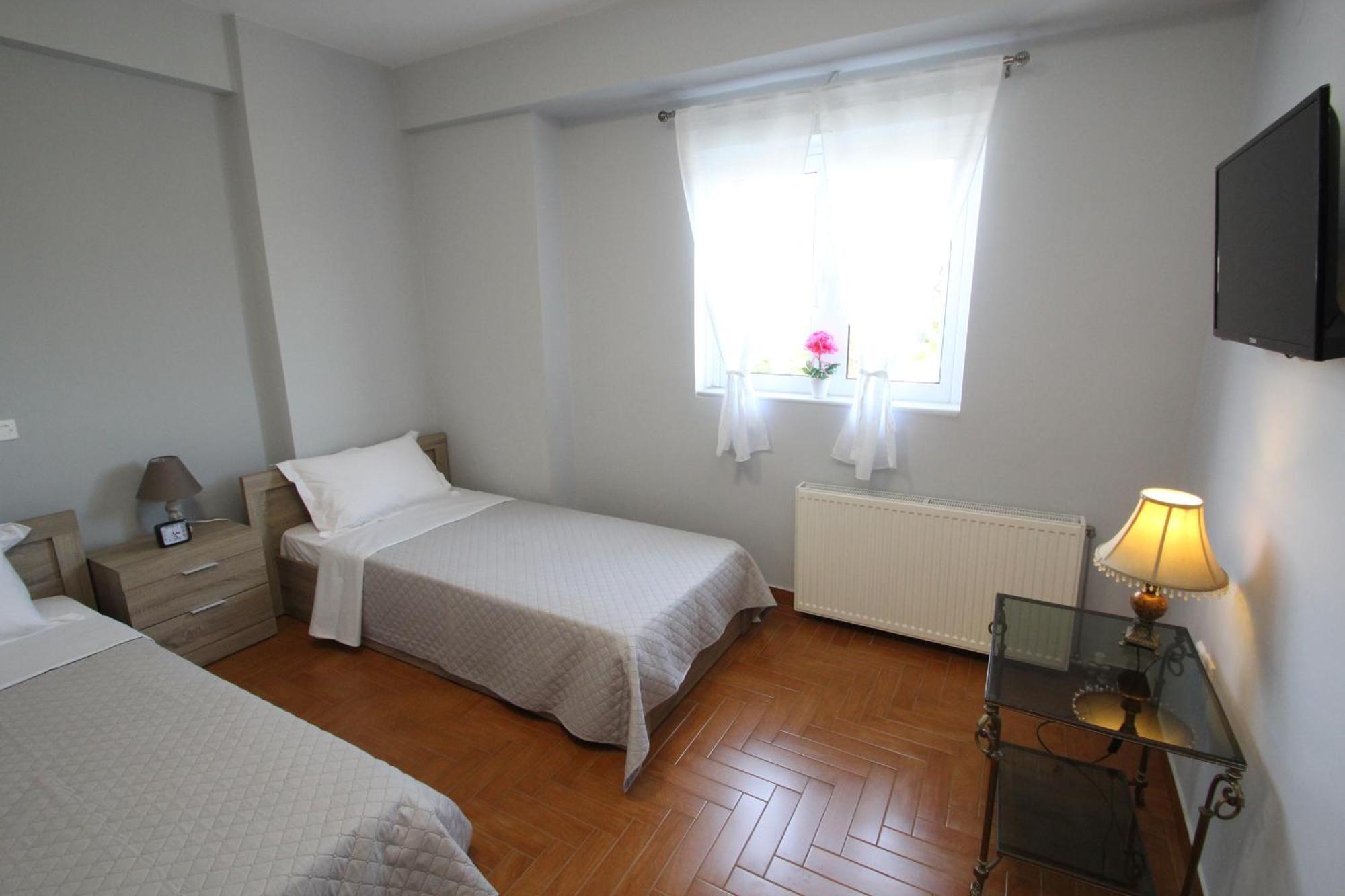 Spacious Country Apartment Враврона Екстериор снимка